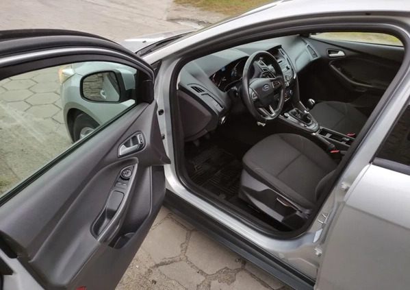 Ford Focus cena 28600 przebieg: 286998, rok produkcji 2015 z Gostyń małe 121